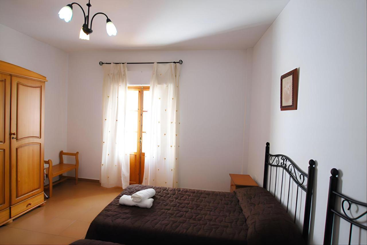 Apartamentos Garaje & Aire & Wifi & Solo Familias Y Parejas Conil De La Frontera Εξωτερικό φωτογραφία